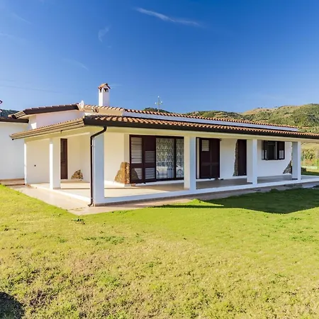 Βίλα Vacanze Is Carcuris Osini